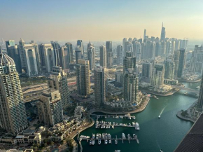 Luxury 2 Bedroom Apartment with Full Marina View and City Skyline